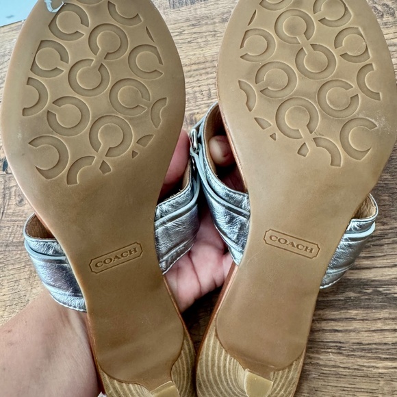 New Coach Alberta Kitten Heel Metallic Silver Shoes Sandals Women's Size 6 - Picture 7 of 7